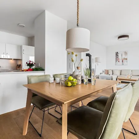 Ocean Love- Eg, Terrasse, Ostseeblick, Kamin Apartment *